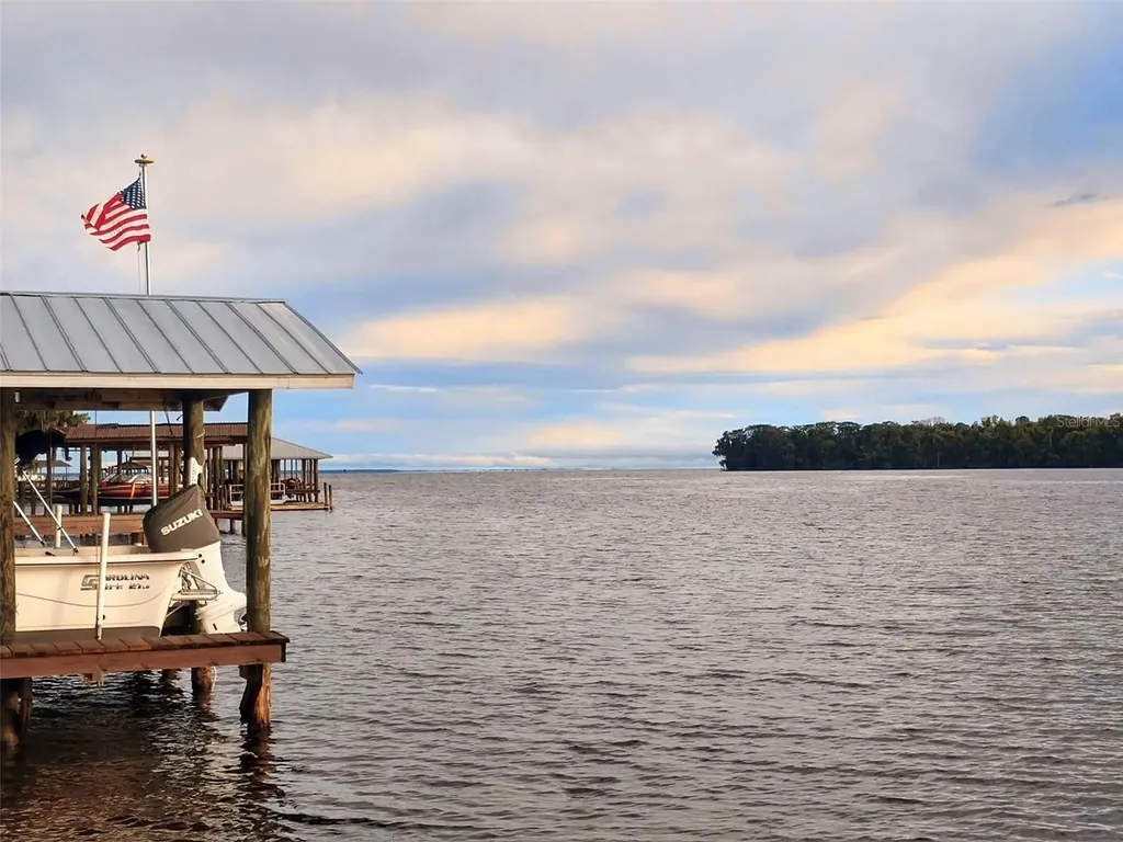 121 N Lake George Drive Georgetown FL 32139