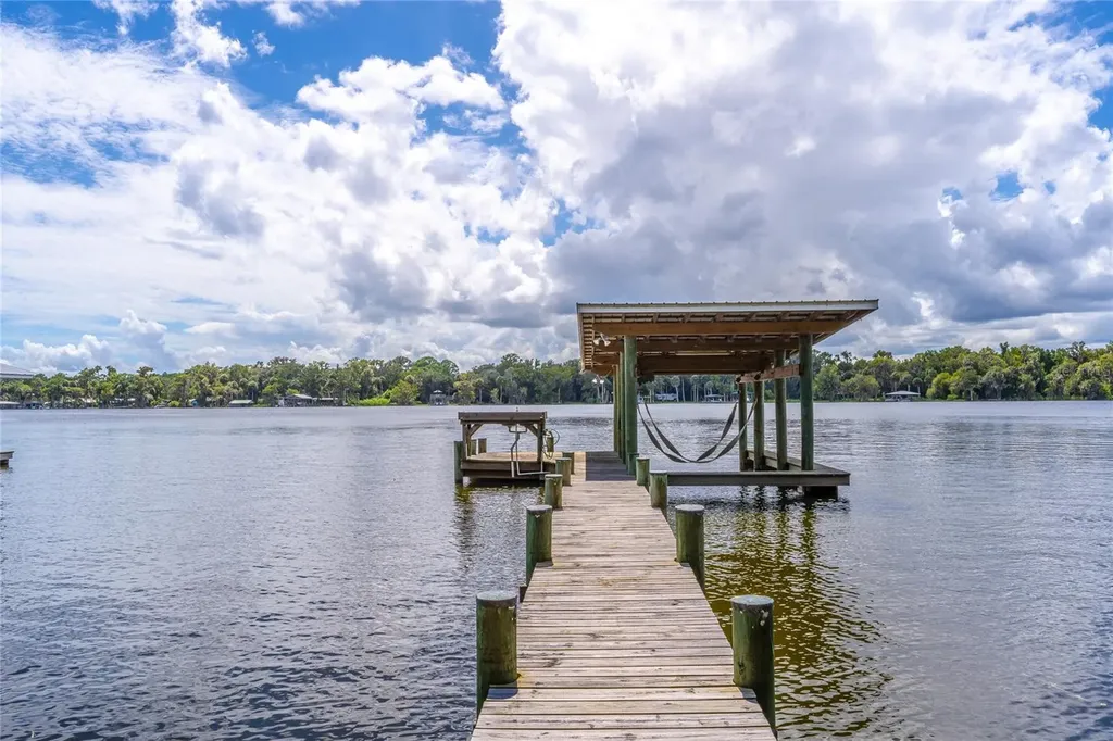 121 N Lake George Drive Georgetown FL 32139