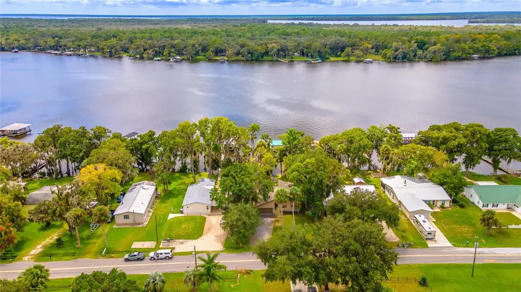 121 N Lake George Drive Georgetown FL 32139