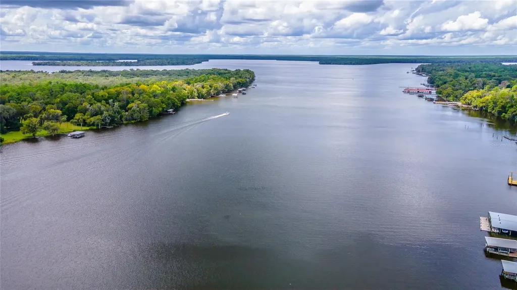 121 N Lake George Drive Georgetown FL 32139