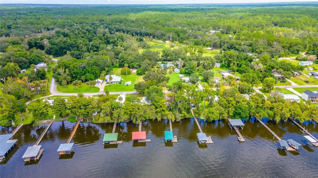 121 N Lake George Drive Georgetown FL 32139