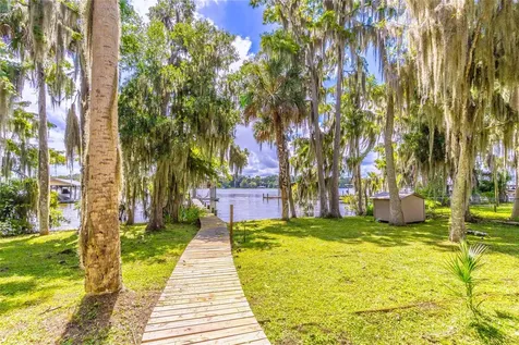 121 N Lake George Drive Georgetown FL 32139