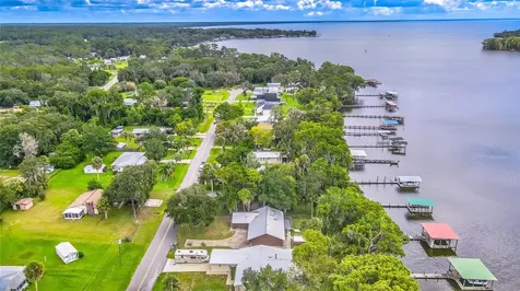 121 N Lake George Drive Georgetown FL 32139