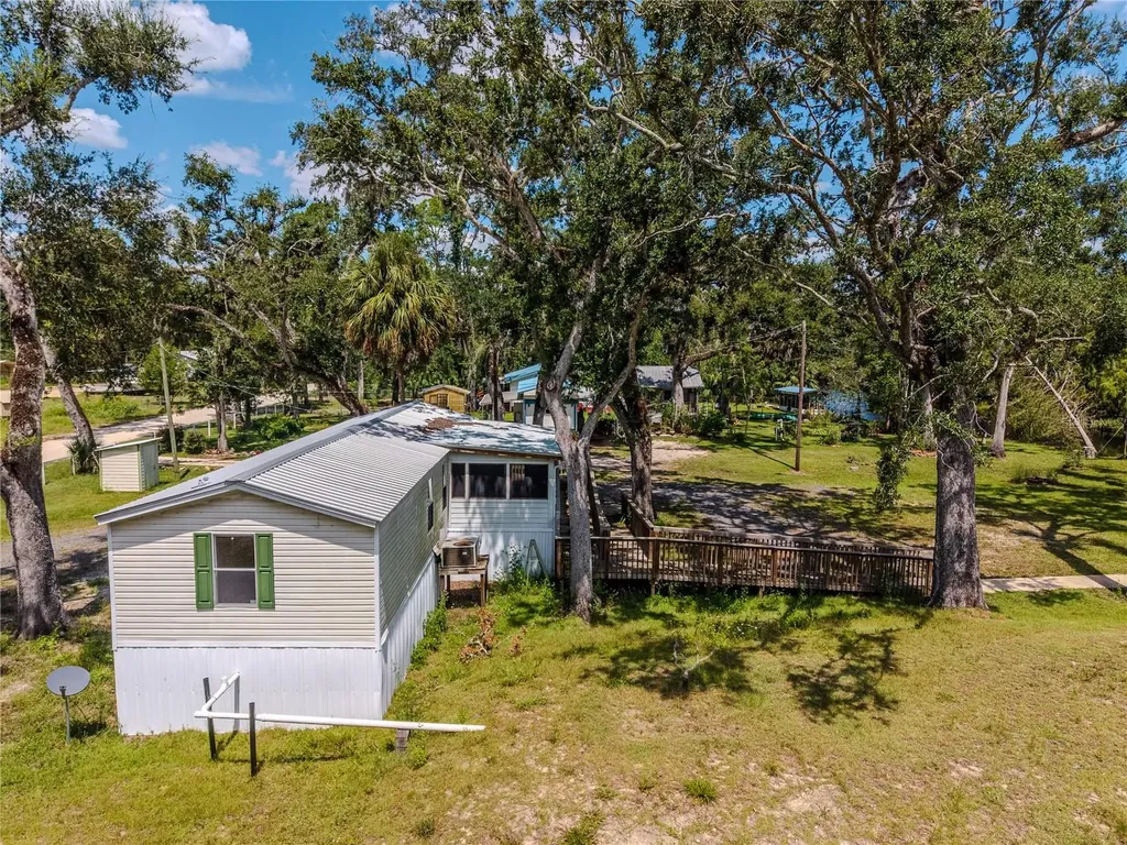 2008 River Road NE Steinhatchee FL 32359