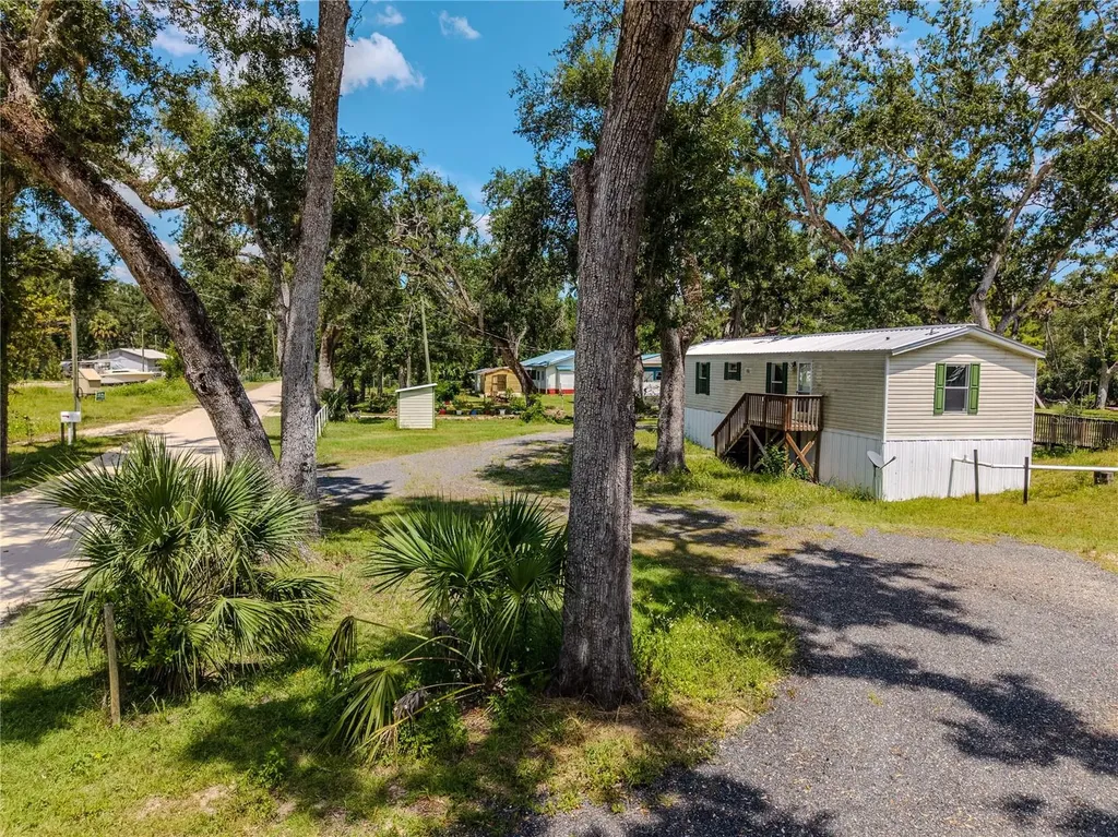 2008 River Road NE Steinhatchee FL 32359