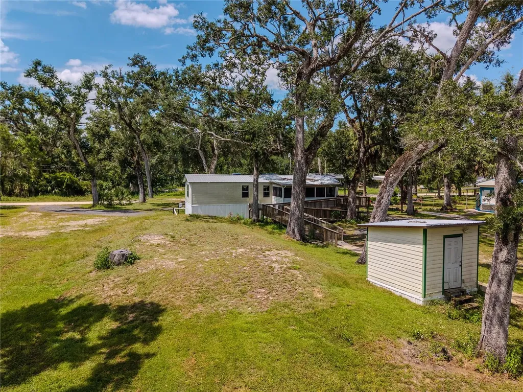 2008 River Road NE Steinhatchee FL 32359