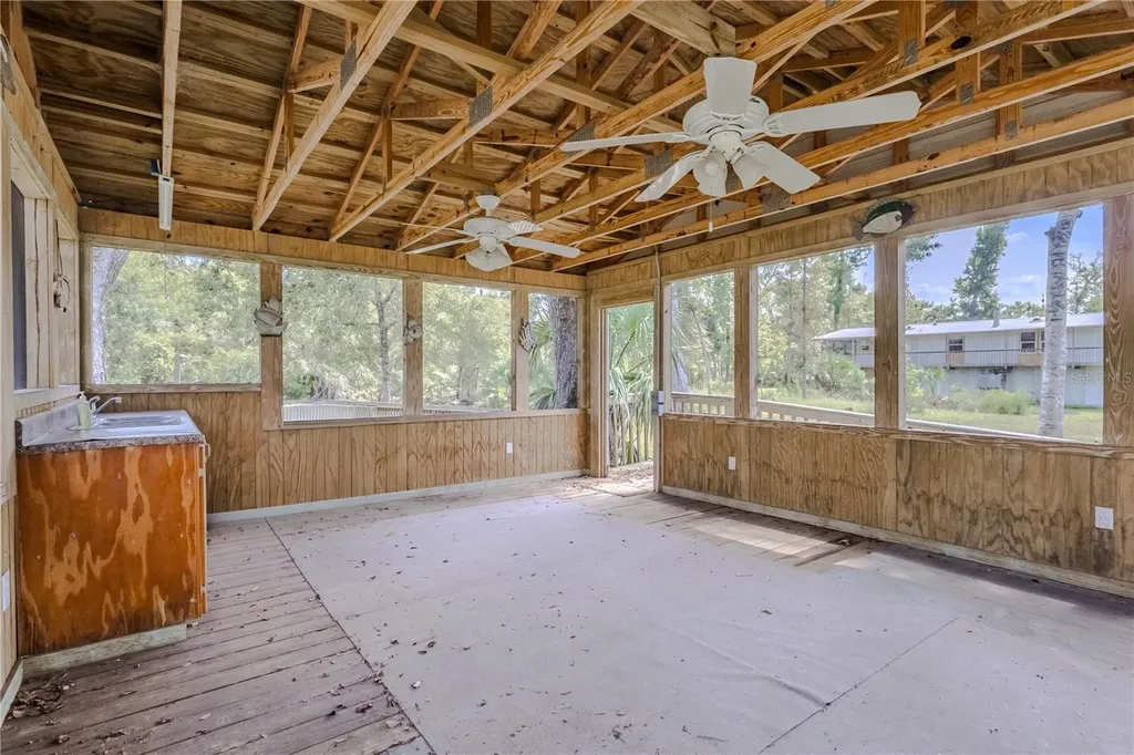 2008 River Road NE Steinhatchee FL 32359