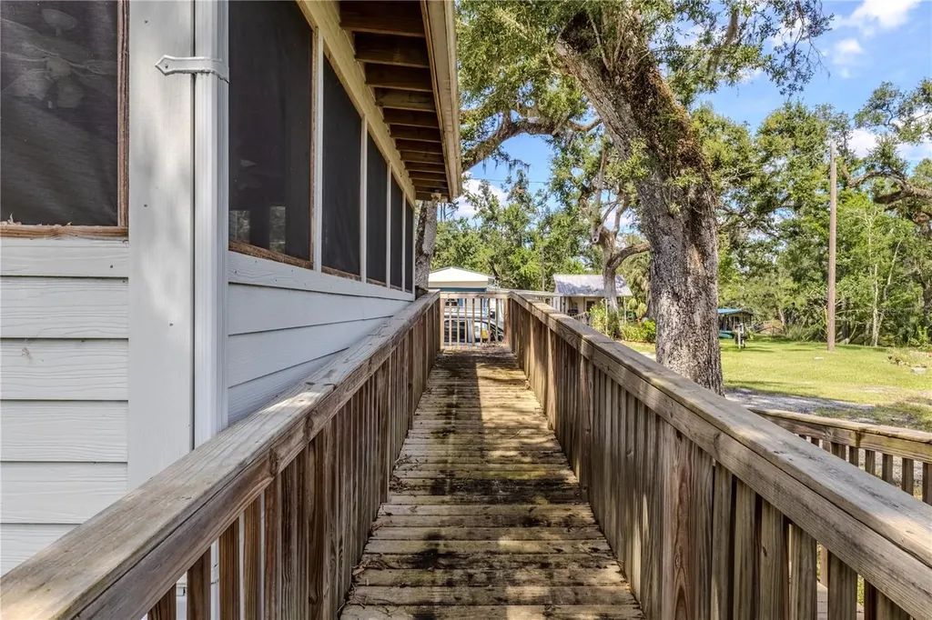 2008 River Road NE Steinhatchee FL 32359