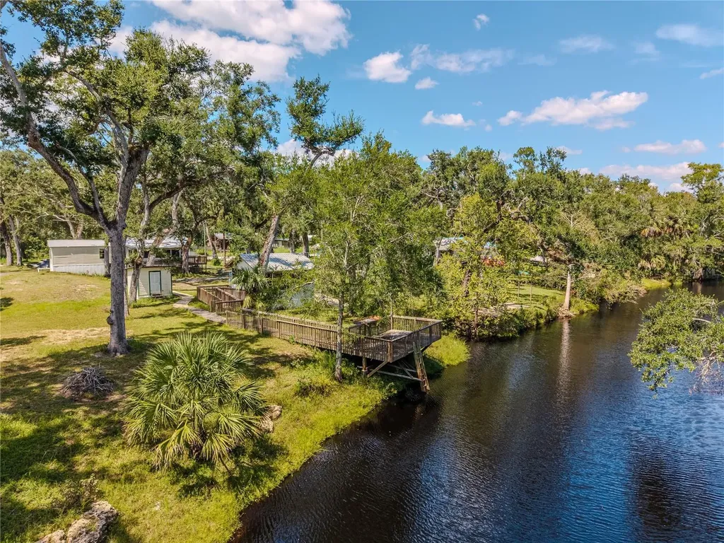 2008 River Road NE Steinhatchee FL 32359