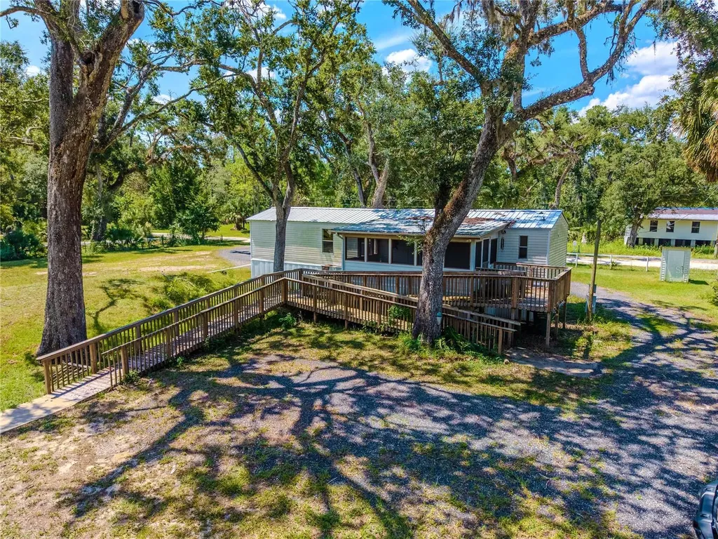 2008 River Road NE Steinhatchee FL 32359