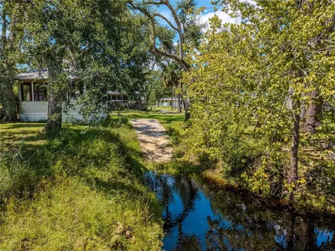 2008 River Road NE Steinhatchee FL 32359