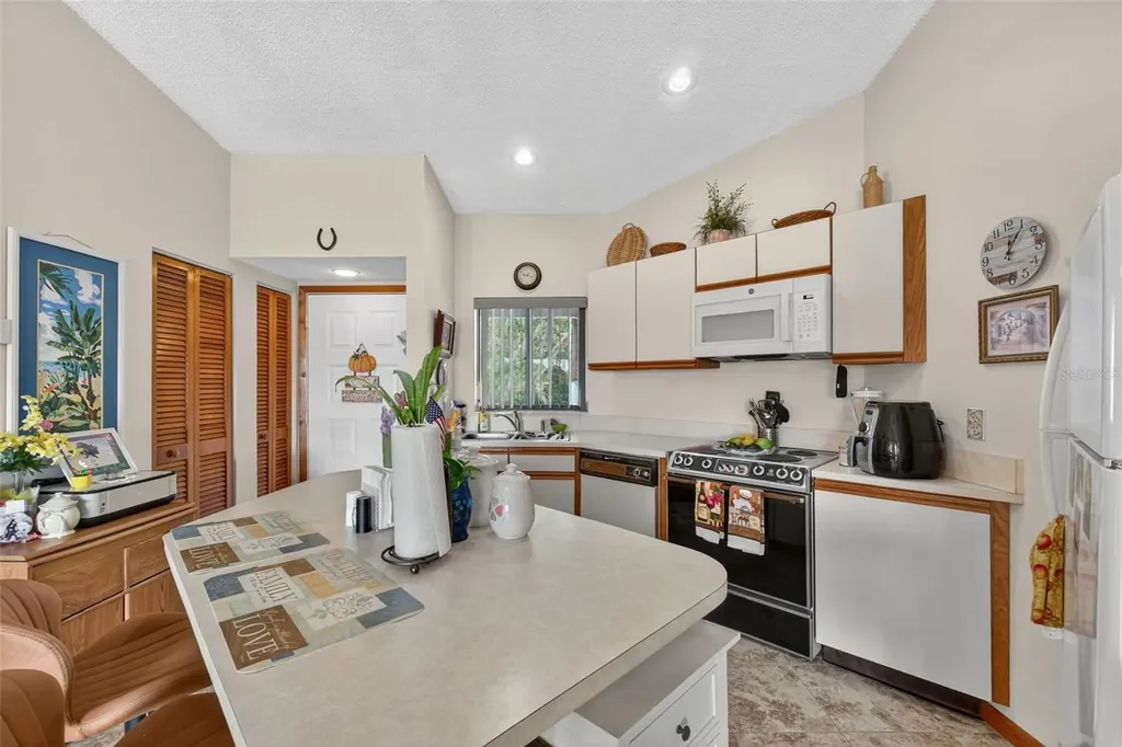 4729 Casablanca Sebring FL 33870