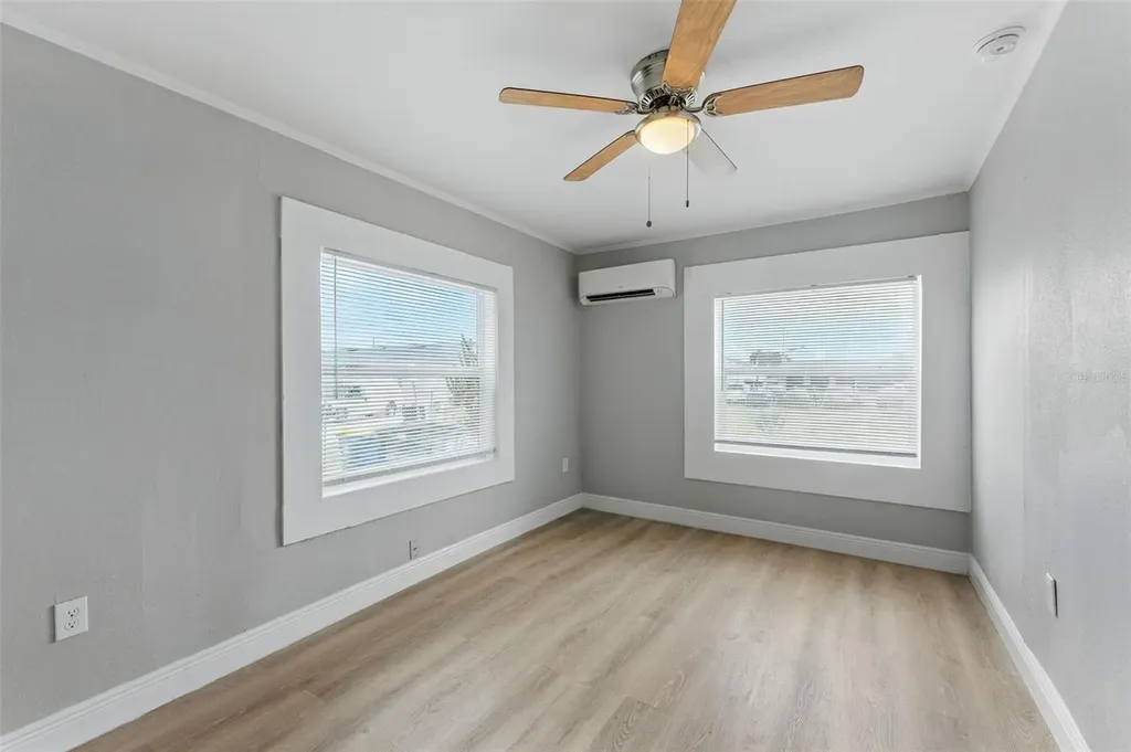 19 W Eagle Avenue Eagle Lake FL 33839