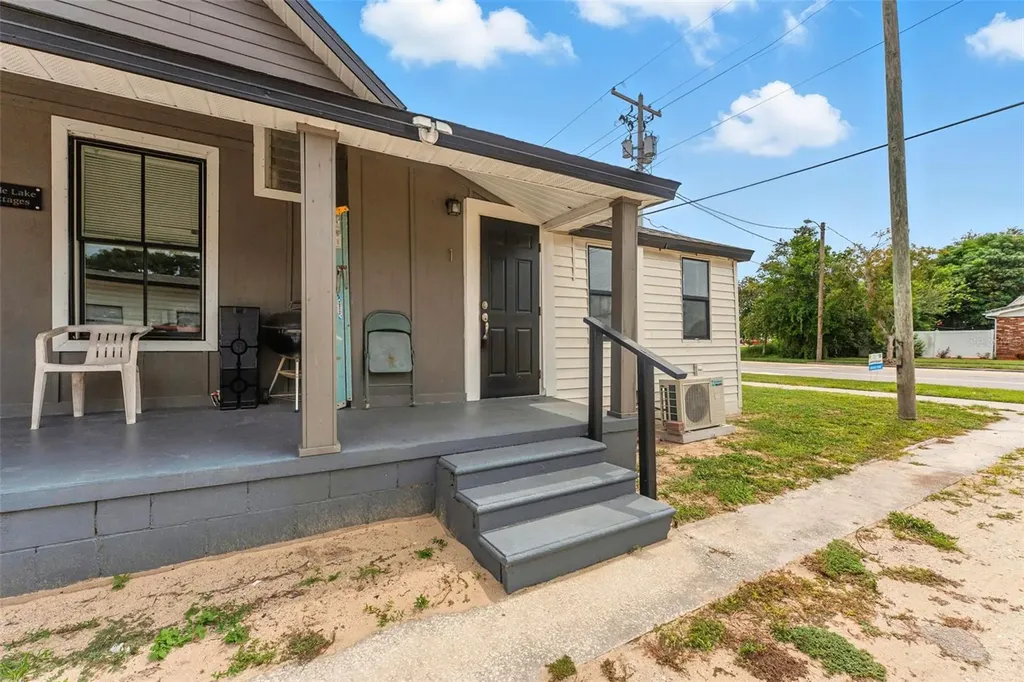 19 W Eagle Avenue Eagle Lake FL 33839