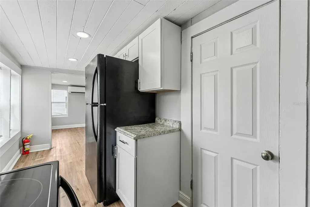 19 W Eagle Avenue Eagle Lake FL 33839