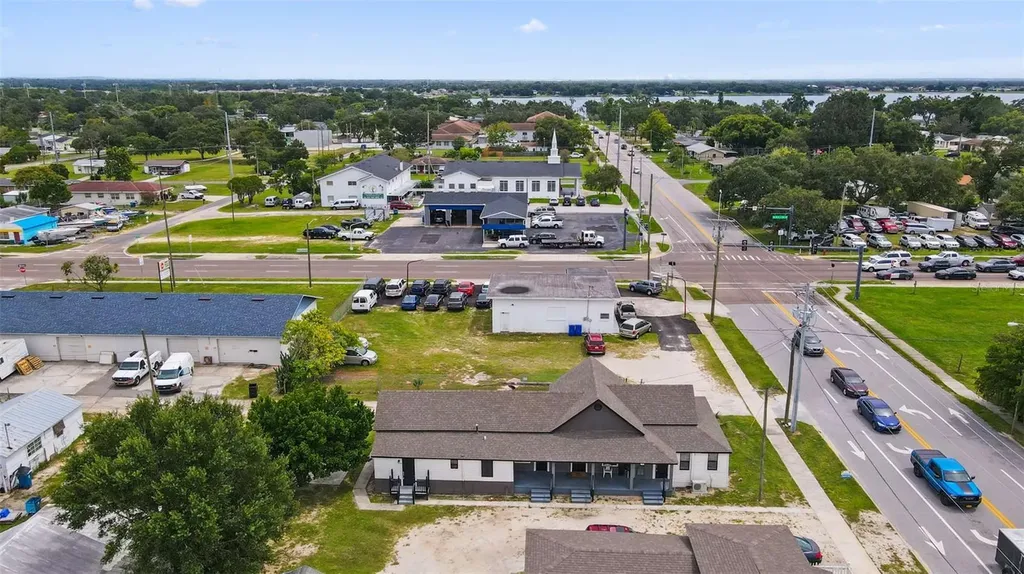 19 W Eagle Avenue Eagle Lake FL 33839