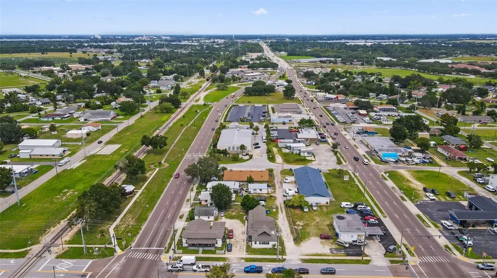 19 W Eagle Avenue Eagle Lake FL 33839