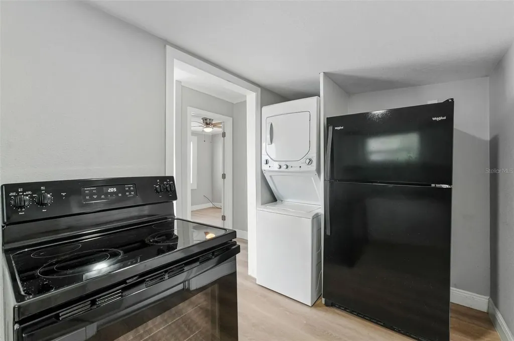 19 W Eagle Avenue Eagle Lake FL 33839