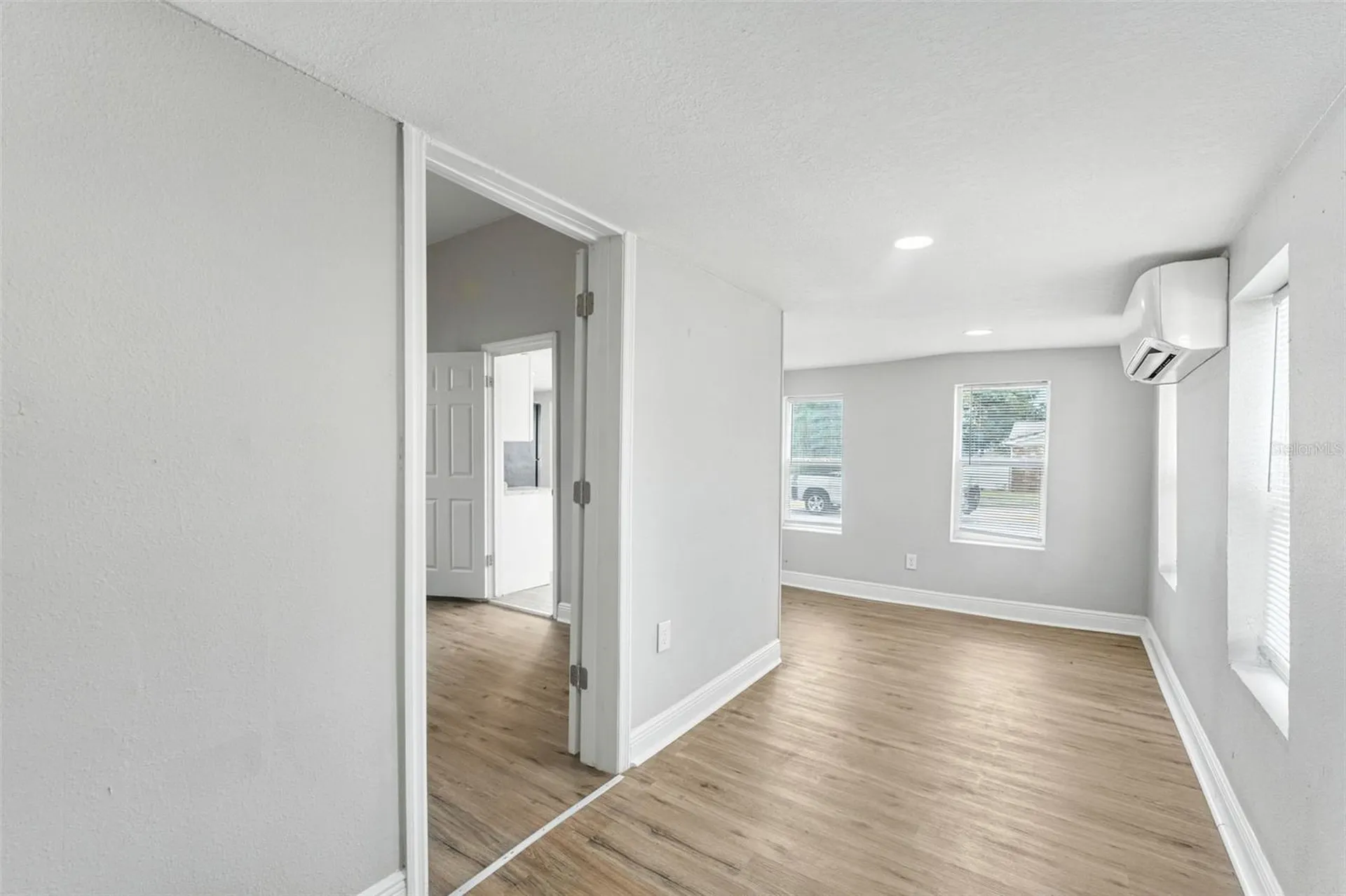 19 W Eagle Avenue Eagle Lake FL 33839