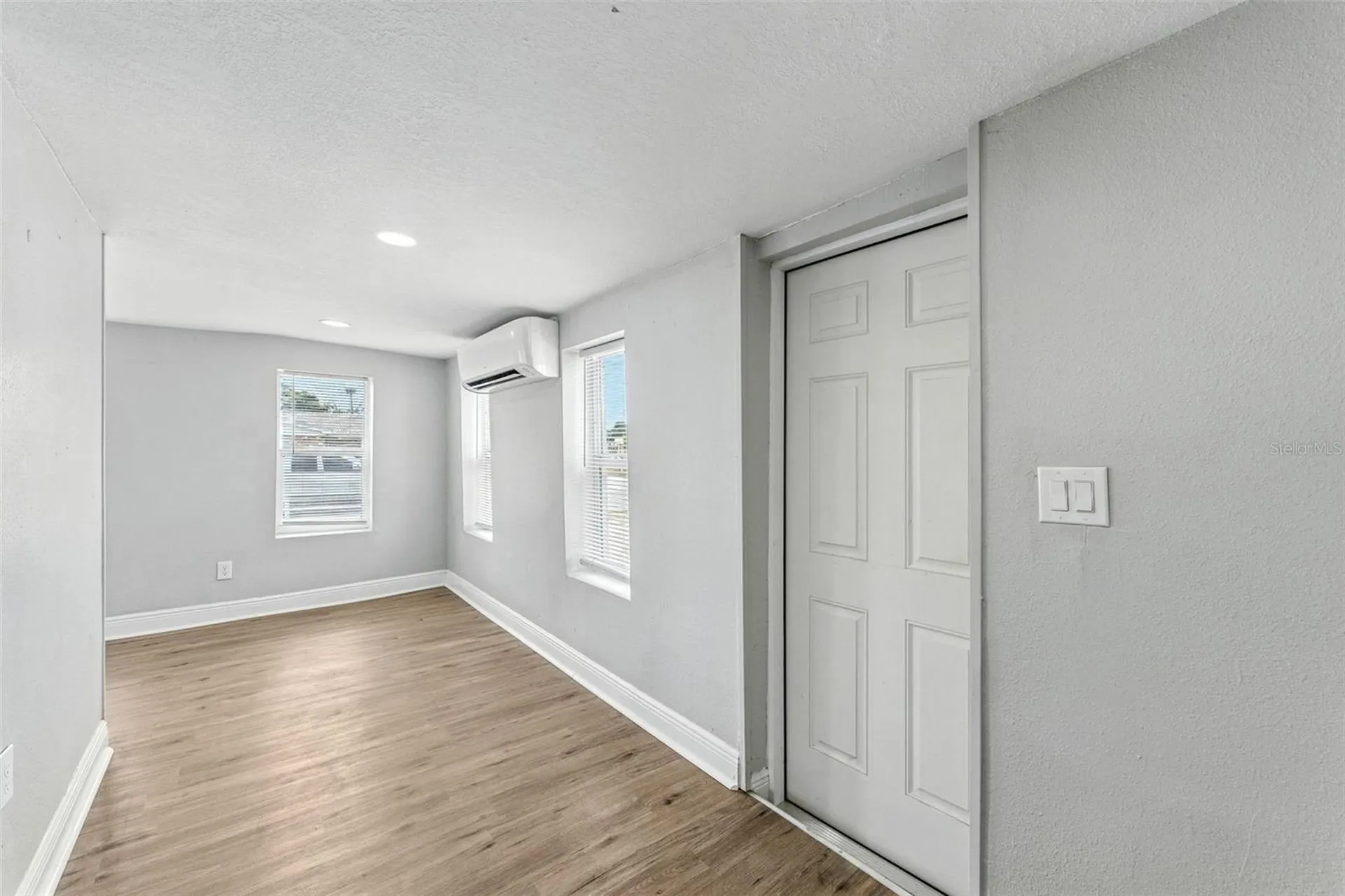 19 W Eagle Avenue Eagle Lake FL 33839