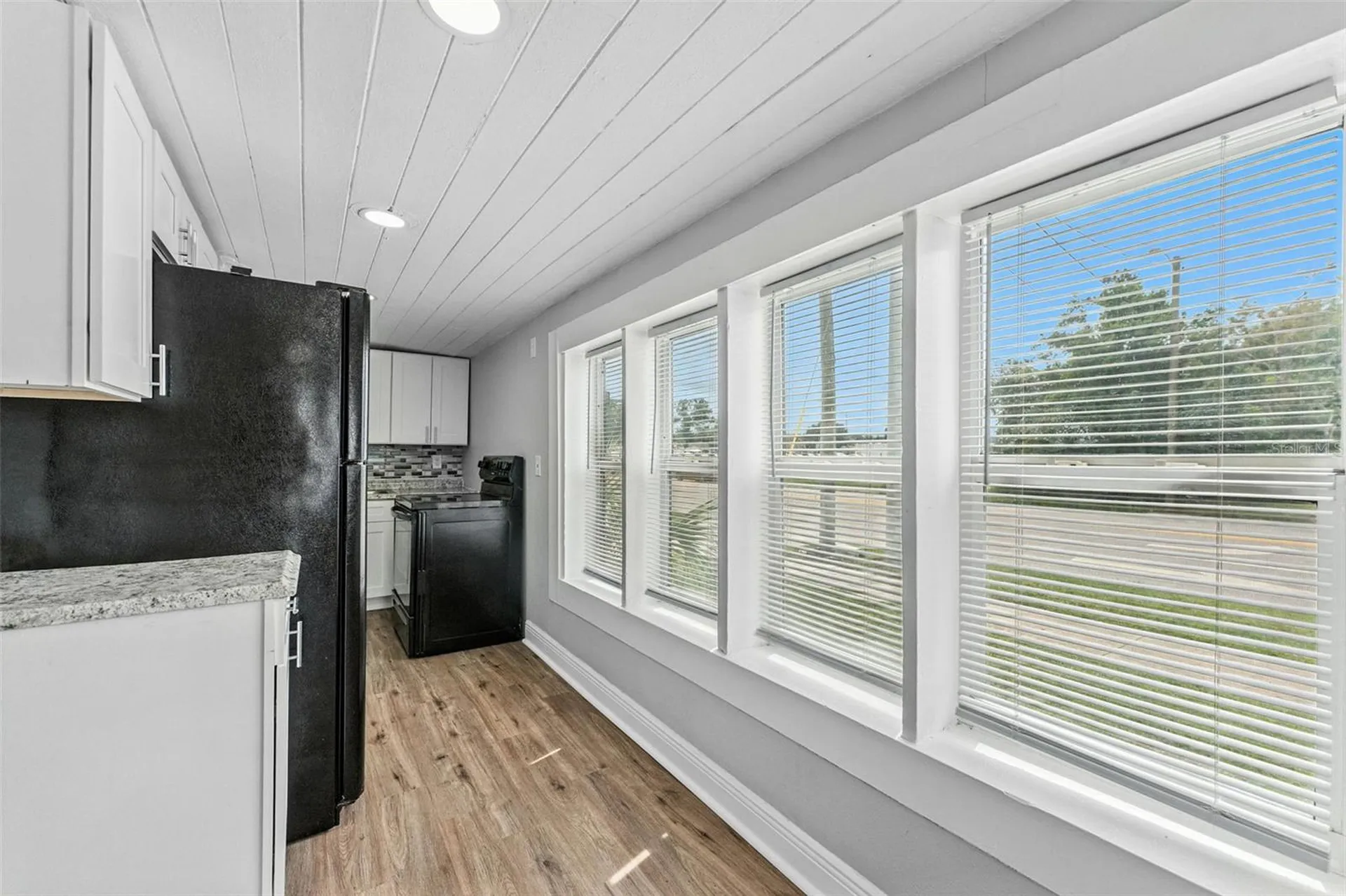 19 W Eagle Avenue Eagle Lake FL 33839