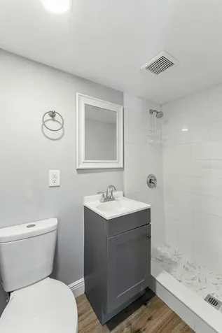 19 W Eagle Avenue Eagle Lake FL 33839