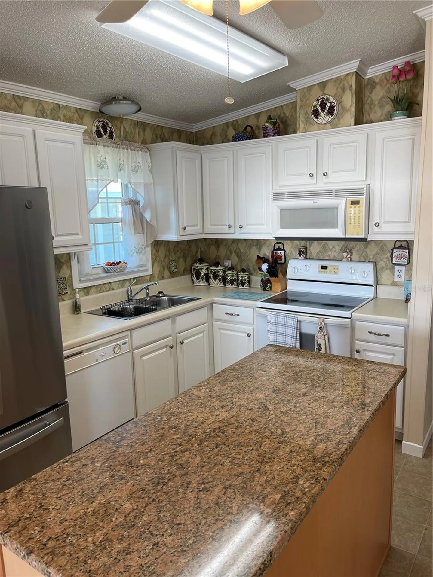 21 Queen Of Waters Street Lake Wales FL 33898