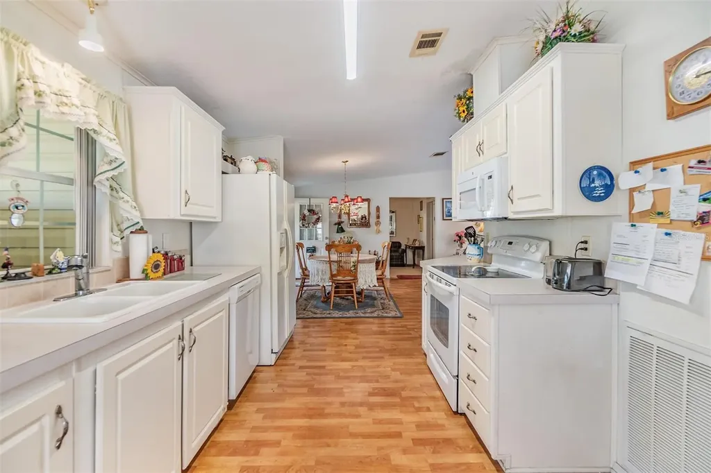 37340 Neukom Avenue Zephyrhills FL 33541