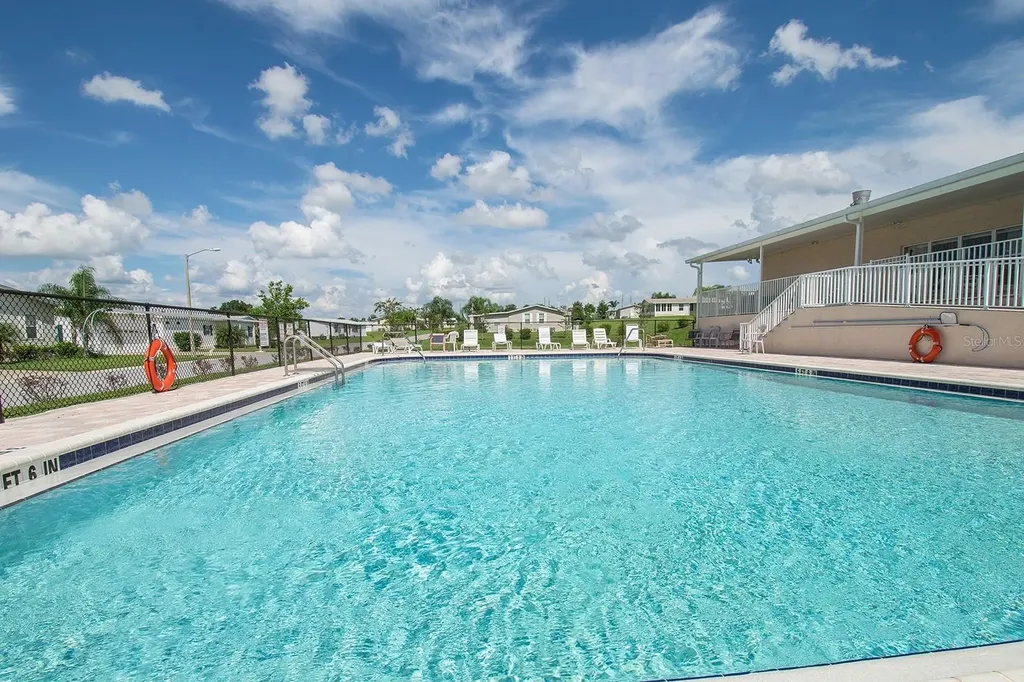 37340 Neukom Avenue Zephyrhills FL 33541