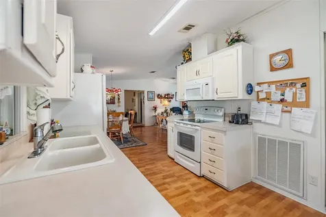 37340 Neukom Avenue Zephyrhills FL 33541