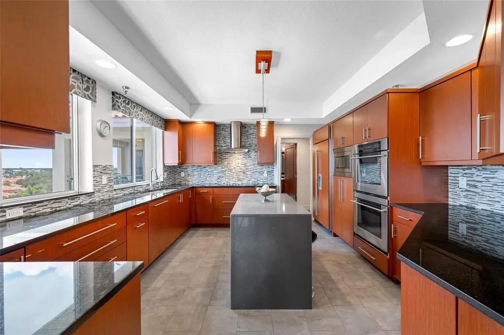 4717 Dolphin Cay Lane S St Petersburg FL 33711