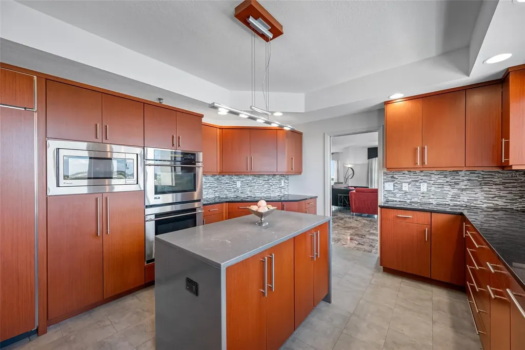 4717 Dolphin Cay Lane S St Petersburg FL 33711