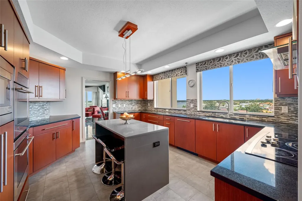 4717 Dolphin Cay Lane S St Petersburg FL 33711