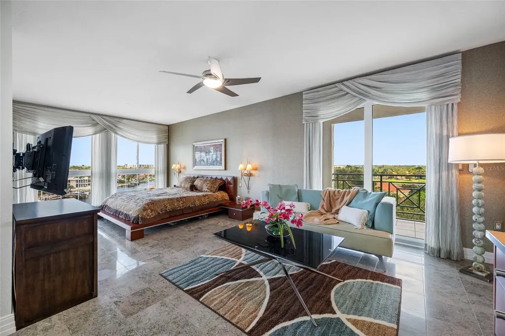 4717 Dolphin Cay Lane S St Petersburg FL 33711