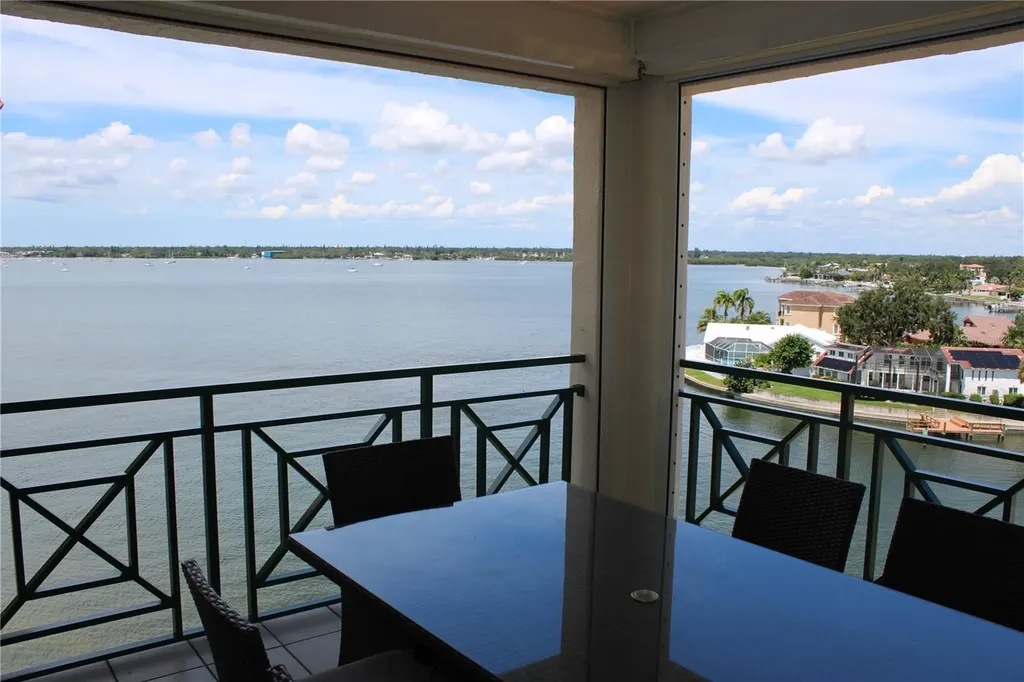 4717 Dolphin Cay Lane S St Petersburg FL 33711