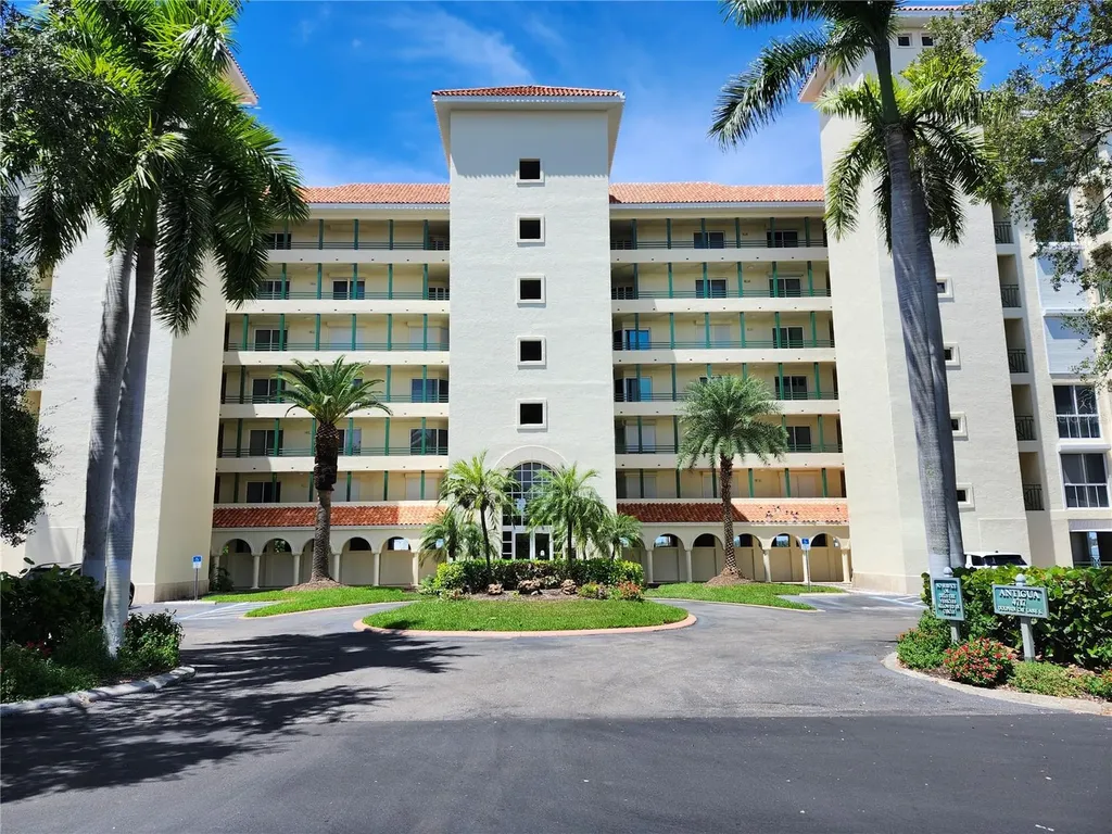 4717 Dolphin Cay Lane S St Petersburg FL 33711