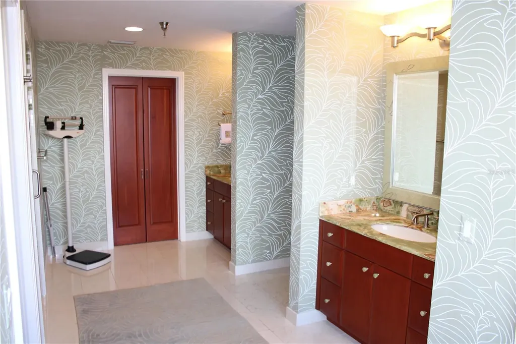 4717 Dolphin Cay Lane S St Petersburg FL 33711