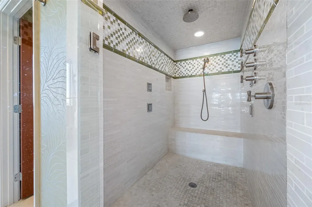 4717 Dolphin Cay Lane S St Petersburg FL 33711