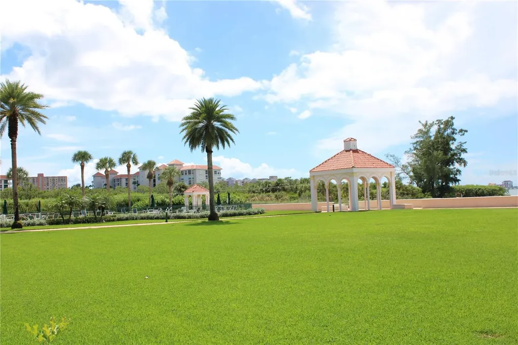 4717 Dolphin Cay Lane S St Petersburg FL 33711