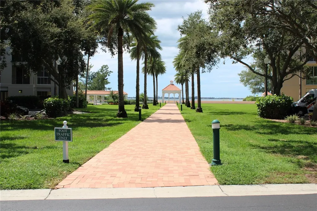 4717 Dolphin Cay Lane S St Petersburg FL 33711