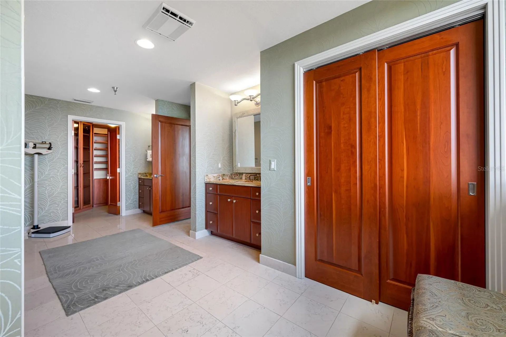 4717 Dolphin Cay Lane S St Petersburg FL 33711