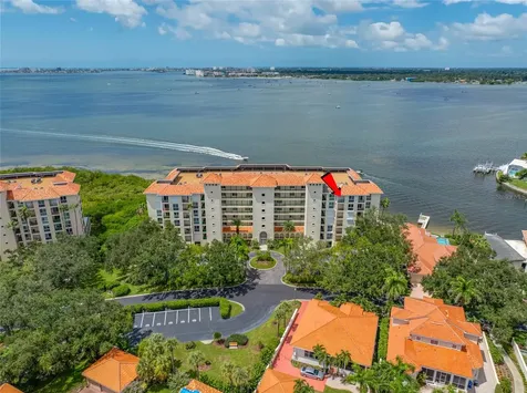 4717 Dolphin Cay Lane S St Petersburg FL 33711
