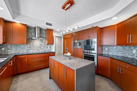 4717 Dolphin Cay Lane S St Petersburg FL 33711