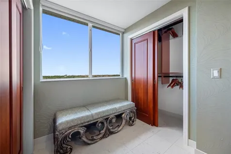 4717 Dolphin Cay Lane S St Petersburg FL 33711
