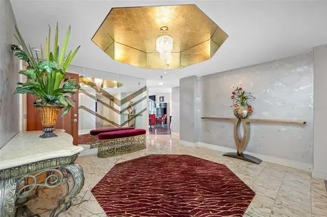 4717 Dolphin Cay Lane S St Petersburg FL 33711
