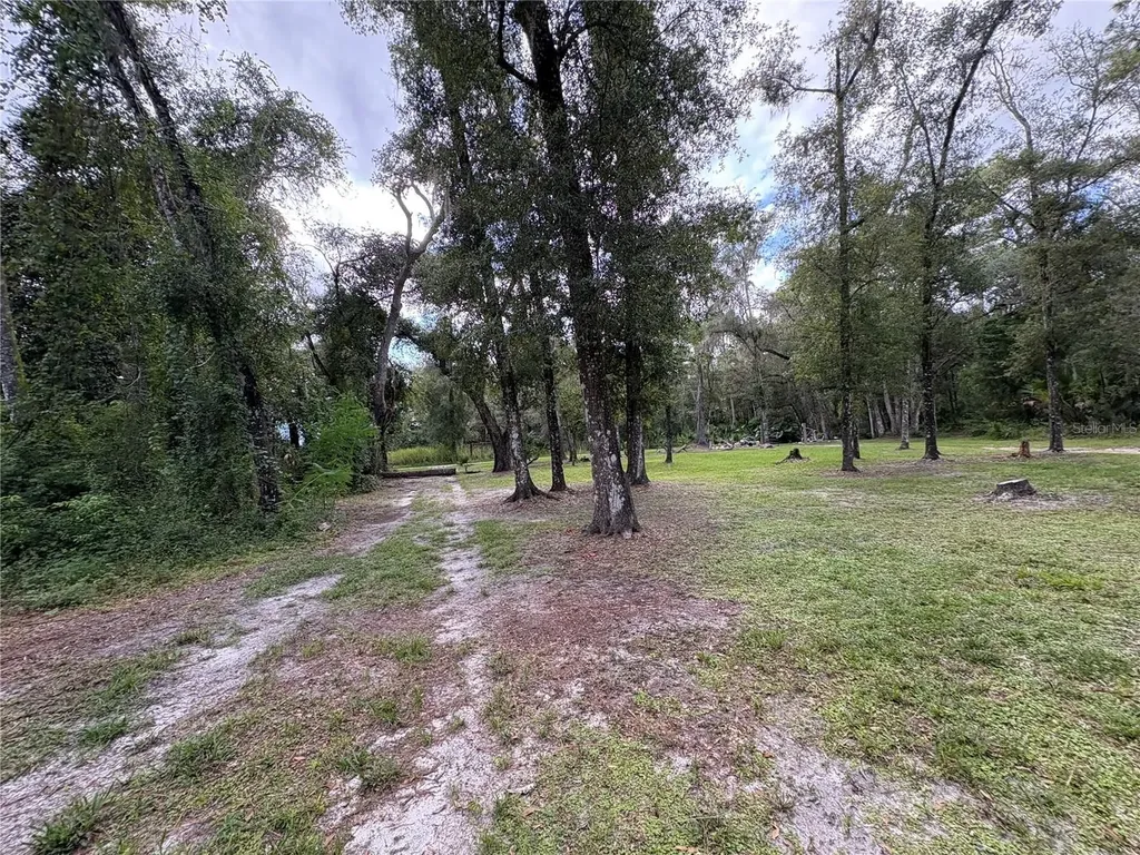 Lucilles Shady Lane Nobleton FL 34661