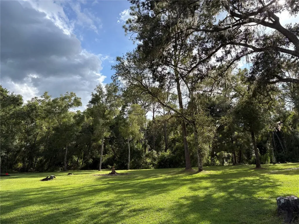 Lucilles Shady Lane Nobleton FL 34661