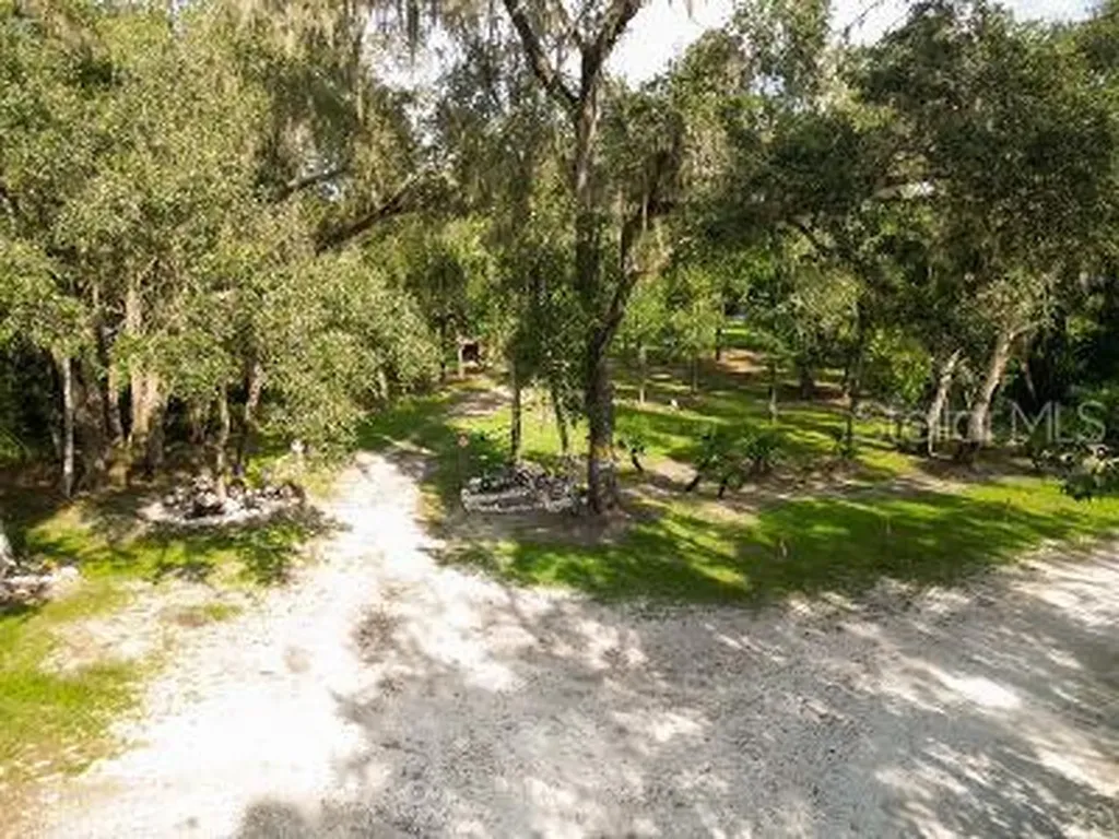 Lucilles Shady Lane Nobleton FL 34661