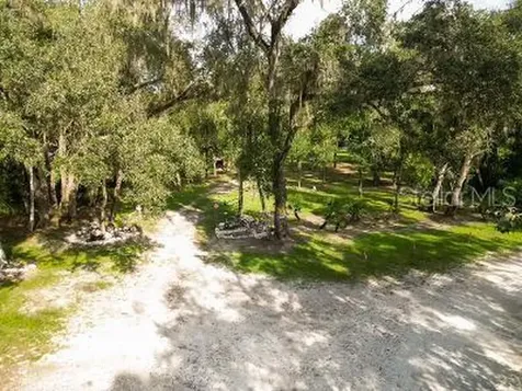 Lucilles Shady Lane Nobleton FL 34661