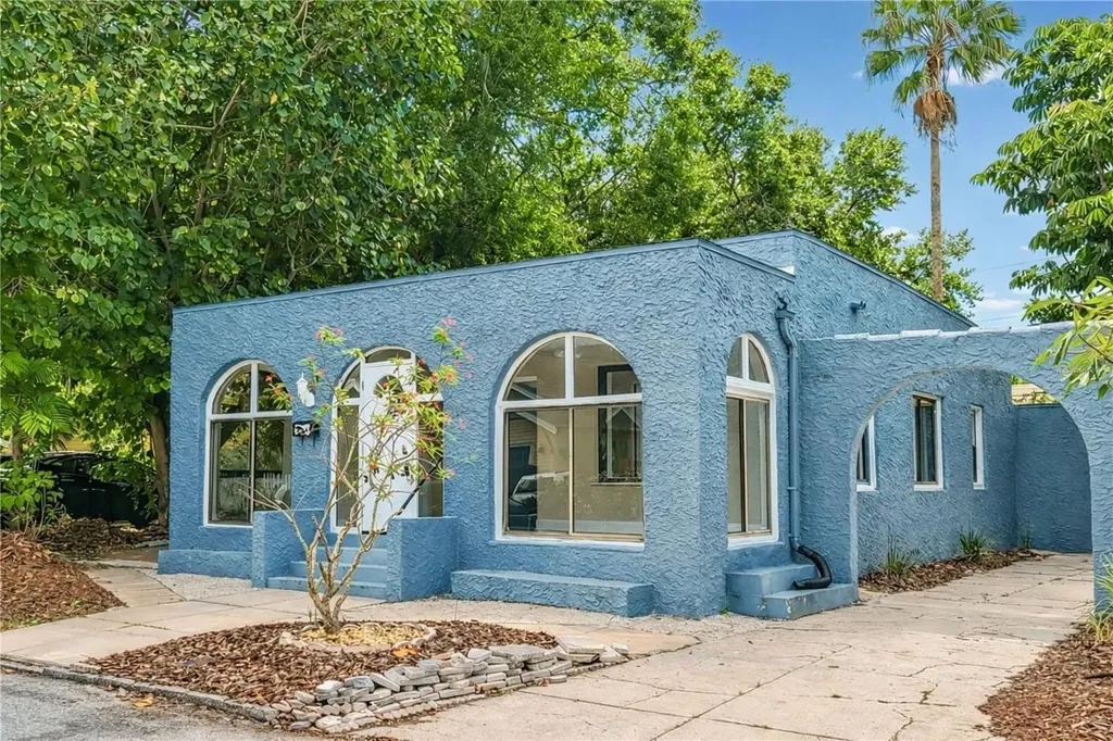 526 Kirkwood Terrace N St Petersburg FL 33701